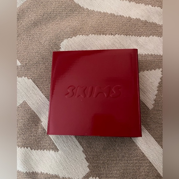 NWT Skims Fits Everybody Thong Holiday 5-pack, Size S - Picture 6 of 8